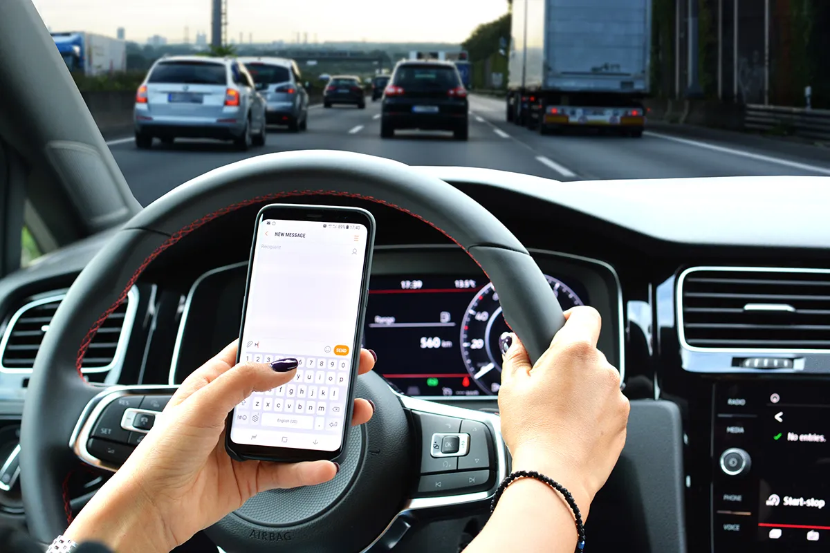 The Top 3 Ways Mobile Telematics Helps Detect and Reduce Distracted Driving